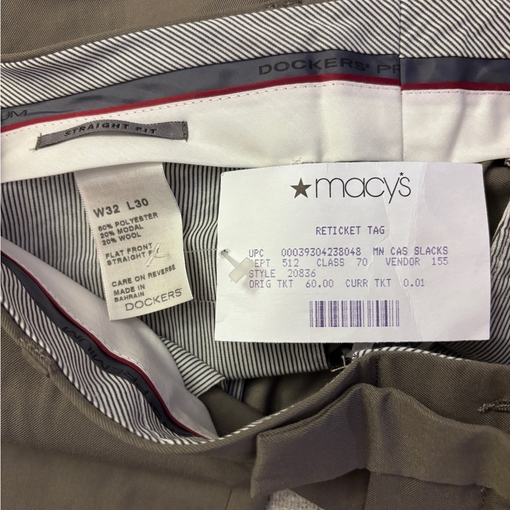 Dockers Men's Classic Khaki Pants